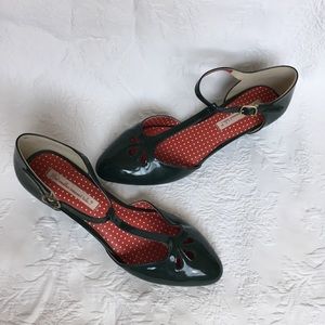 B.A.I.T. Green Patent T-Strap Retro Shoes Sz 10